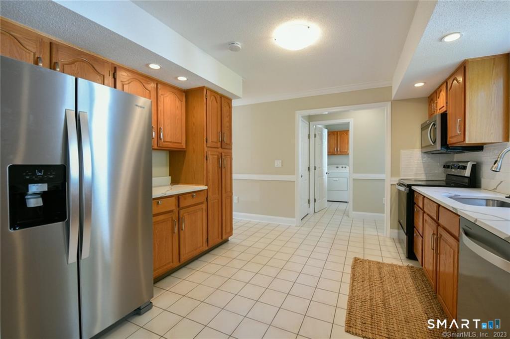 16 Harold Road, Unit 16 Farmington, CT 06032 - Photo 12 of 34 Gallery Image 12