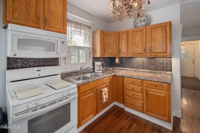 $280,000 | 777 Park Avenue, Albany, NY 12208