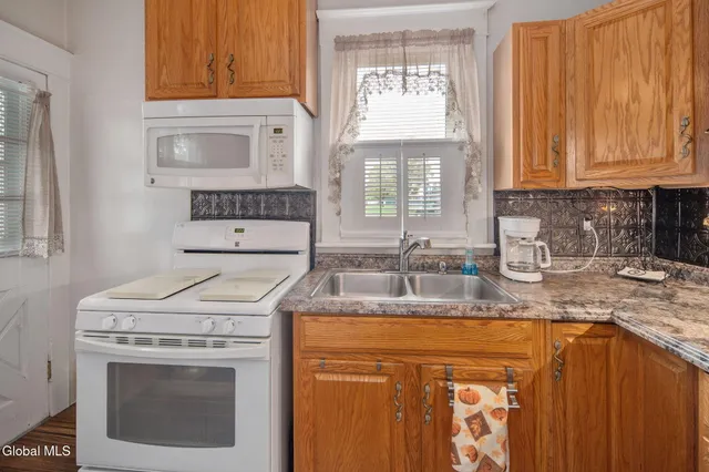 $280,000 | 777 Park Avenue, Albany, NY 12208