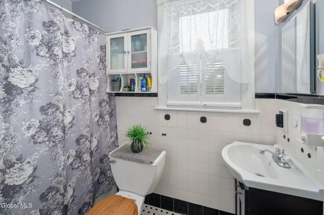 $280,000 | 777 Park Avenue, Albany, NY 12208