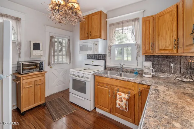 $280,000 | 777 Park Avenue, Albany, NY 12208