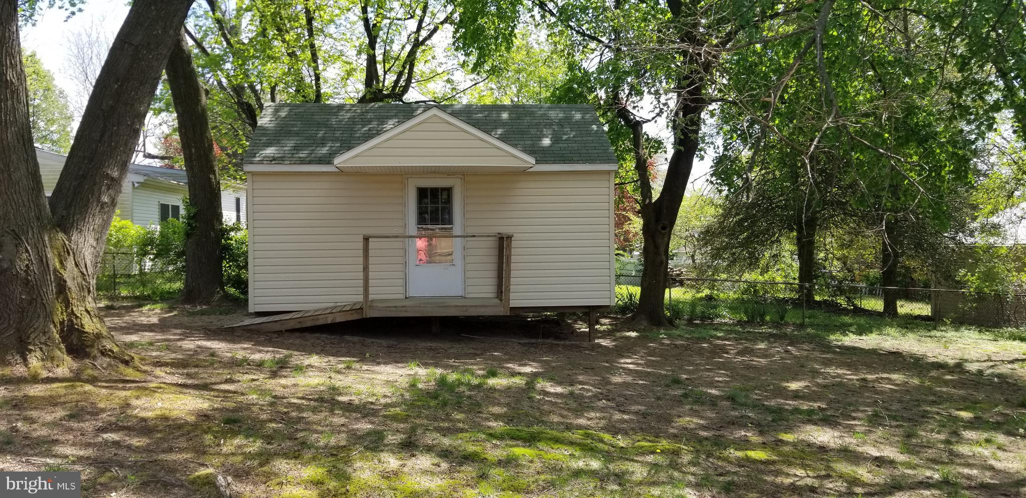 823 Windsor Road Arnold, MD 21012 - Photo 2 of 13 Gallery Image 2