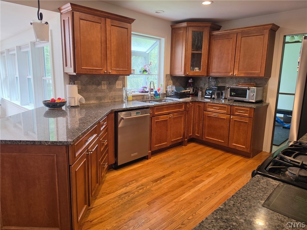 96 Charing Road DeWitt, NY 13214 - Photo 8 of 35