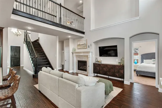 $599,999 | 2219 Cochran Street, Irving, TX 75062