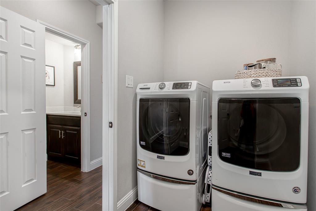 2219 Cochran Street Irving, TX 75062 - Photo 17 of 40