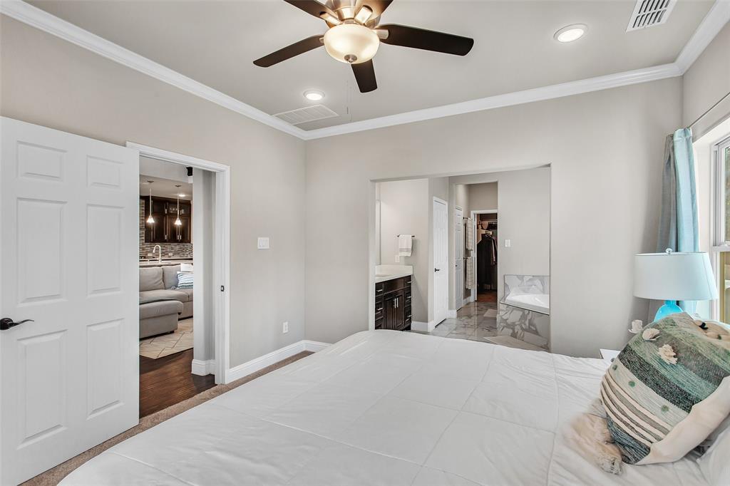 2219 Cochran Street Irving, TX 75062 - Photo 20 of 40