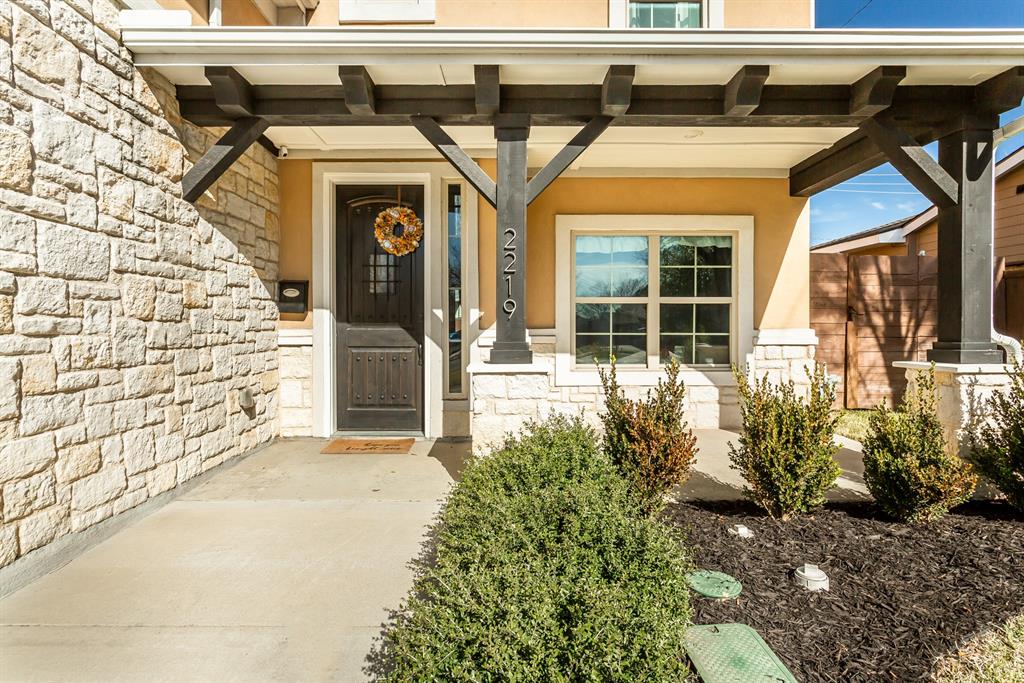 2219 Cochran Street Irving, TX 75062 - Photo 2 of 40