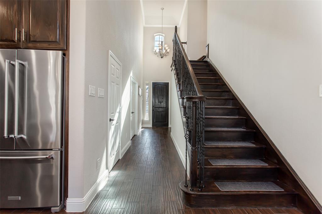 2219 Cochran Street Irving, TX 75062 - Photo 6 of 40