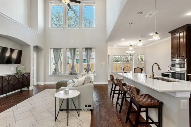 $599,999 | 2219 Cochran Street, Irving, TX 75062