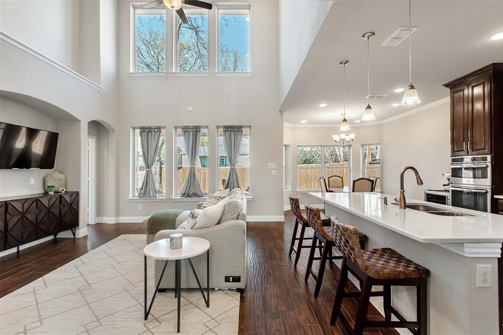 2219 Cochran Street Irving, TX 75062 - Photo 7 of 40