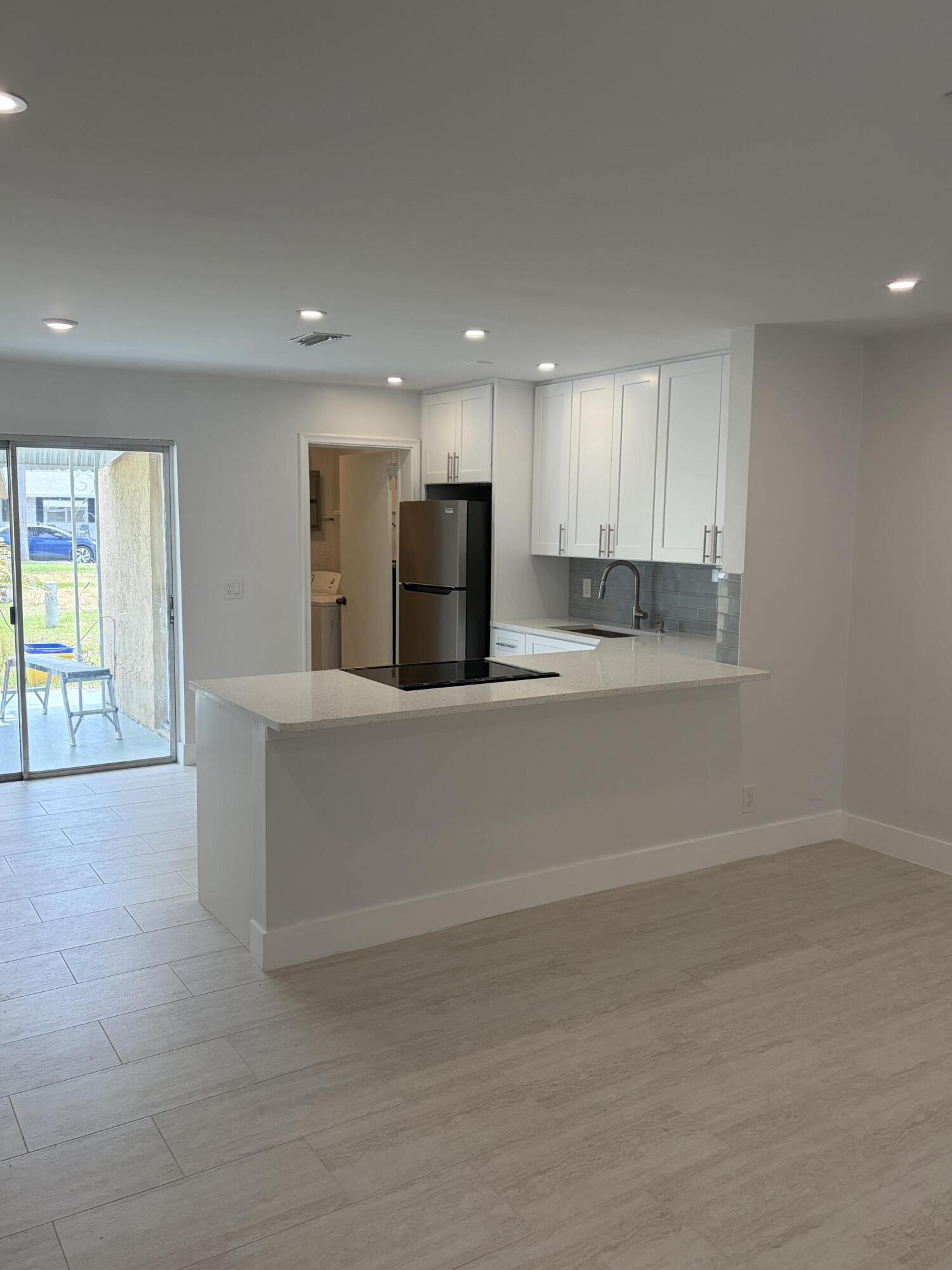 2812 Duke Lane Delray Beach, FL 33445 - Photo 2 of 21 IMG_0924
