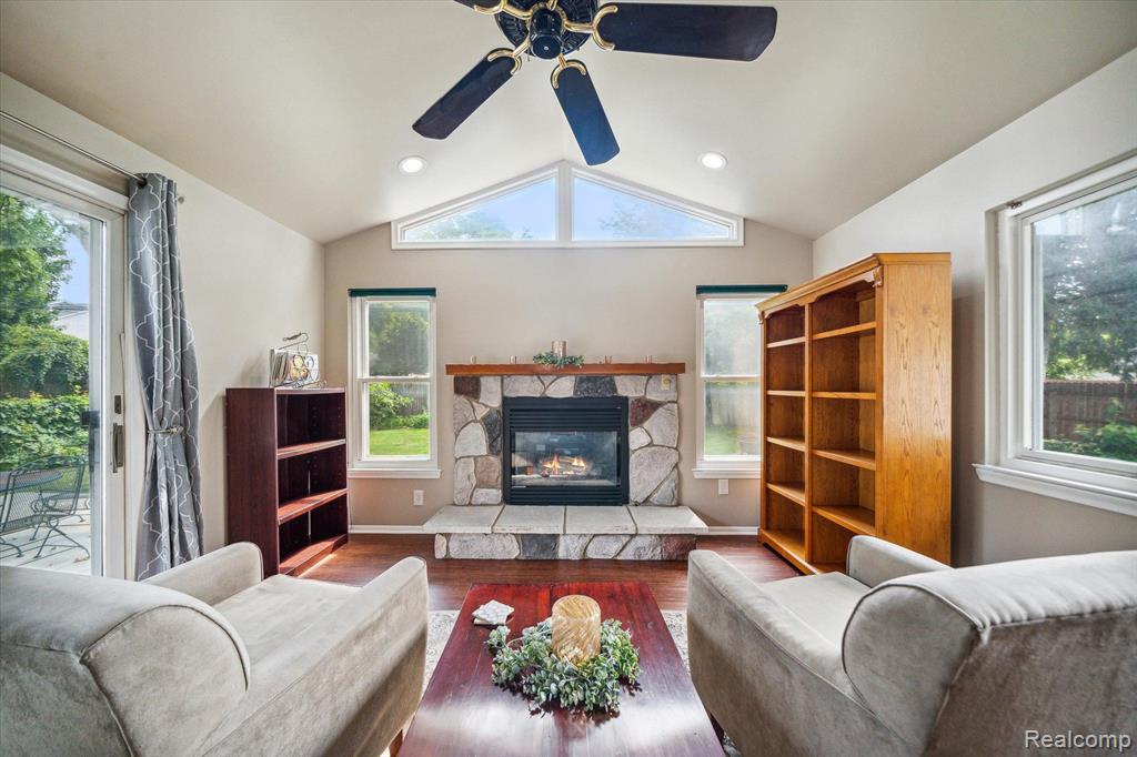 2951 Dearborn Avenue Rochester Hills, MI 48309 - Photo 14 of 33