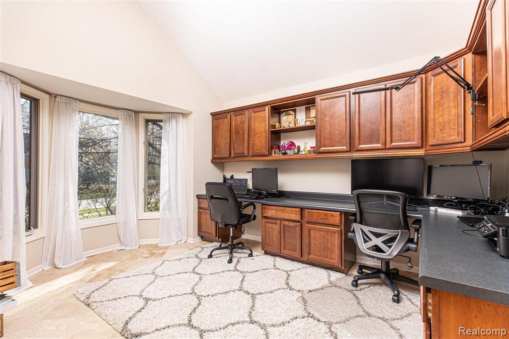 575 Gallaland Avenue Rochester Hills, MI 48307 - Photo 4 of 18