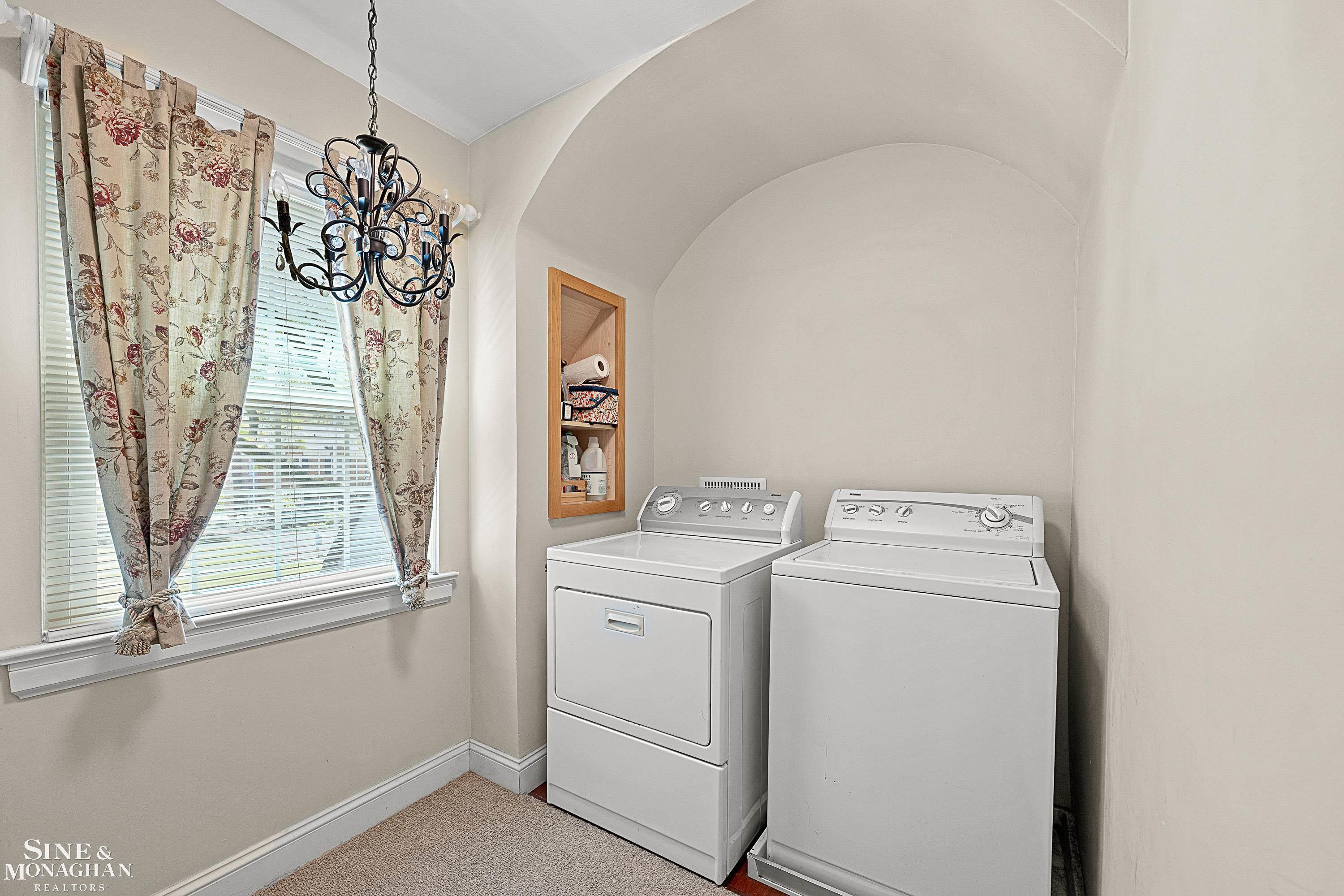100 Roslyn Road Grosse Pointe Woods, MI 48236 - Photo 38 of 55