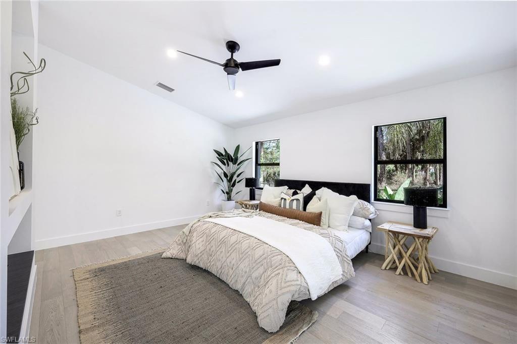 675 27th Street Southwest Naples, FL 34117 - Photo 14 of 47