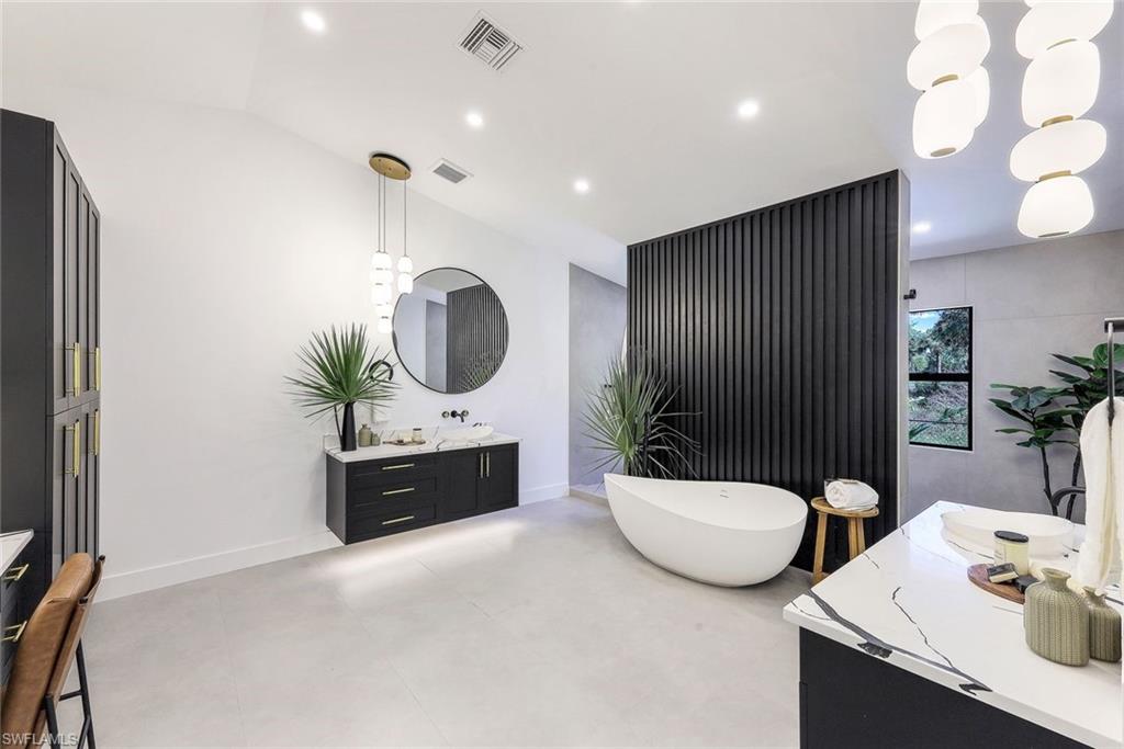 675 27th Street Southwest Naples, FL 34117 - Photo 17 of 47