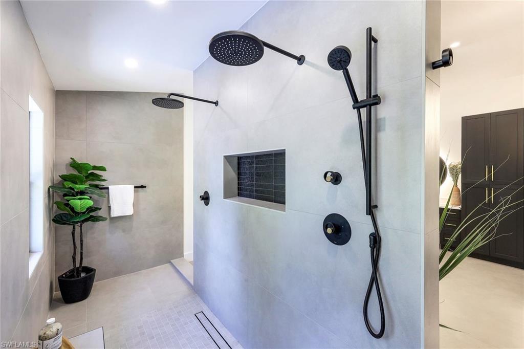 675 27th Street Southwest Naples, FL 34117 - Photo 18 of 47