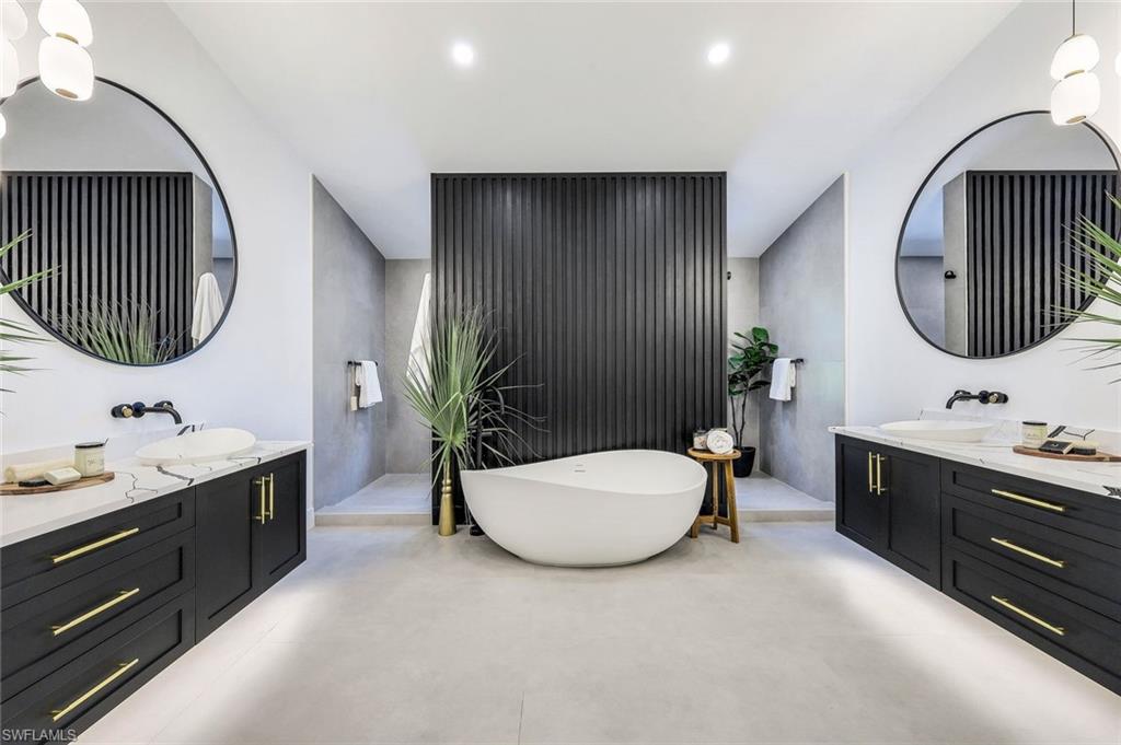 675 27th Street Southwest Naples, FL 34117 - Photo 19 of 47