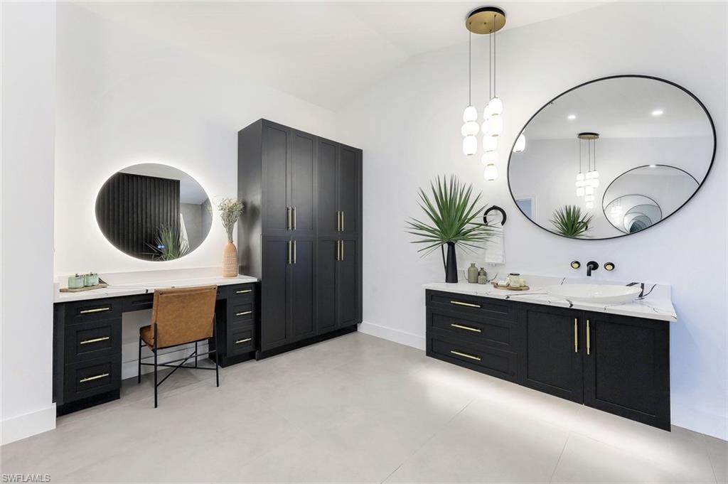 675 27th Street Southwest Naples, FL 34117 - Photo 20 of 47