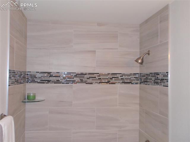 733 Alexander Road, Unit B Colorado Springs, CO 80909 - Photo 12 of 20 Gallery Image 12