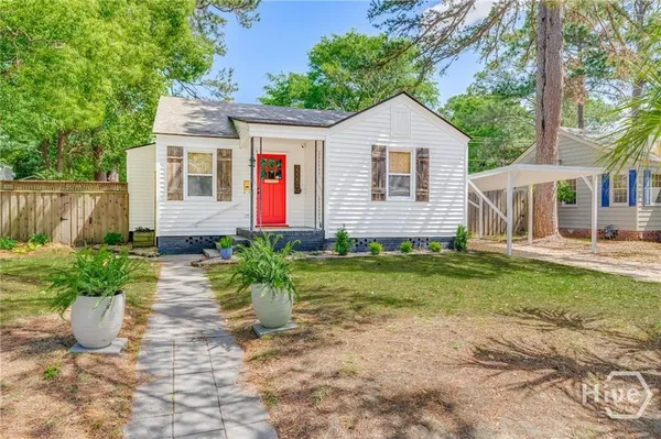 $2,250 | 2220 East 38th Street, Savannah, GA 31404