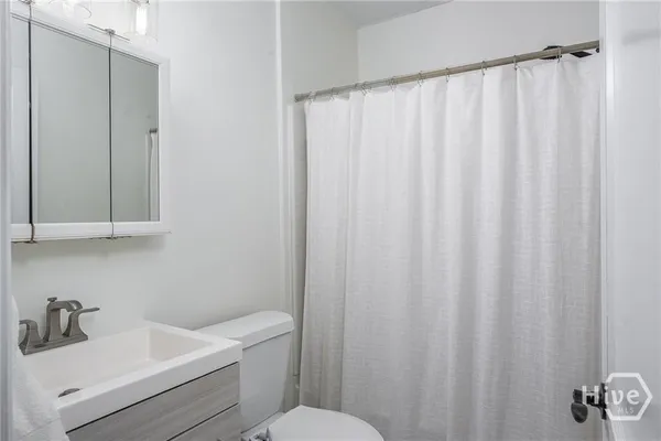 $2,250 | 2220 East 38th Street, Savannah, GA 31404