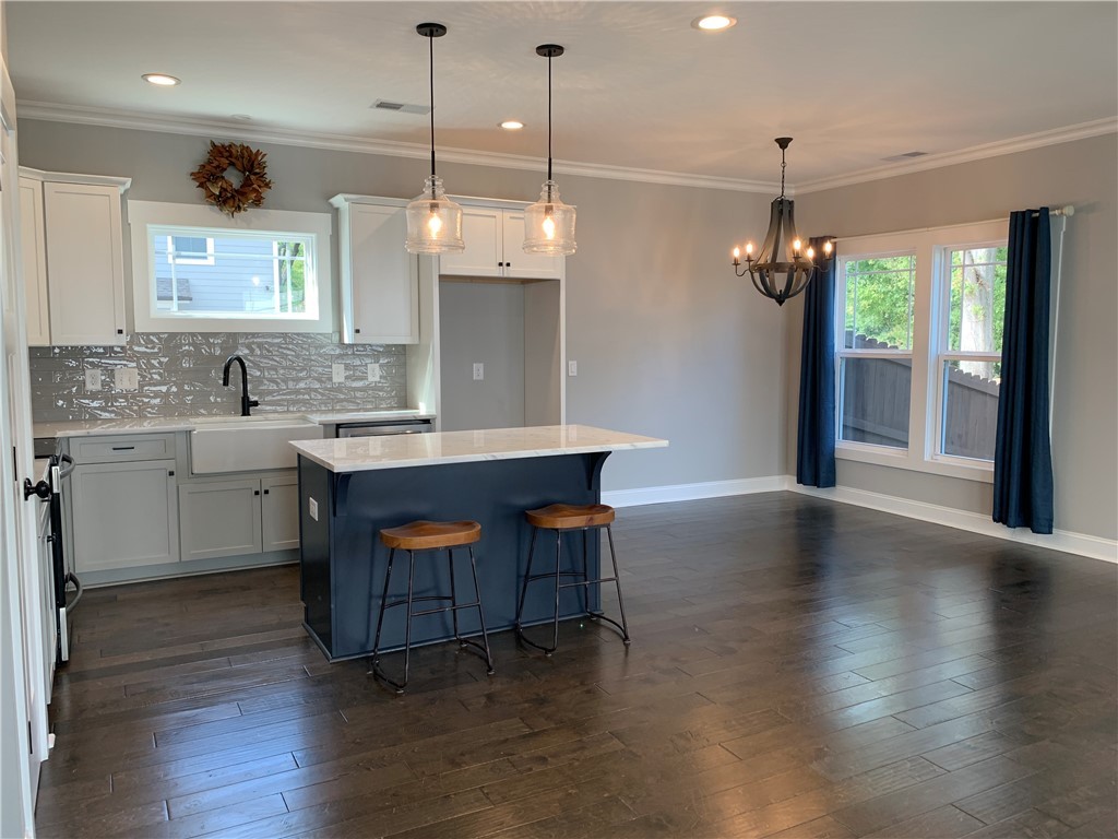18 Ridge Knoll Circle Greenville, SC 29607 - Photo 3 of 36