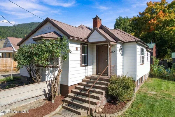 $319,000 | 104 Western Avenue, Silverton, ID 83867