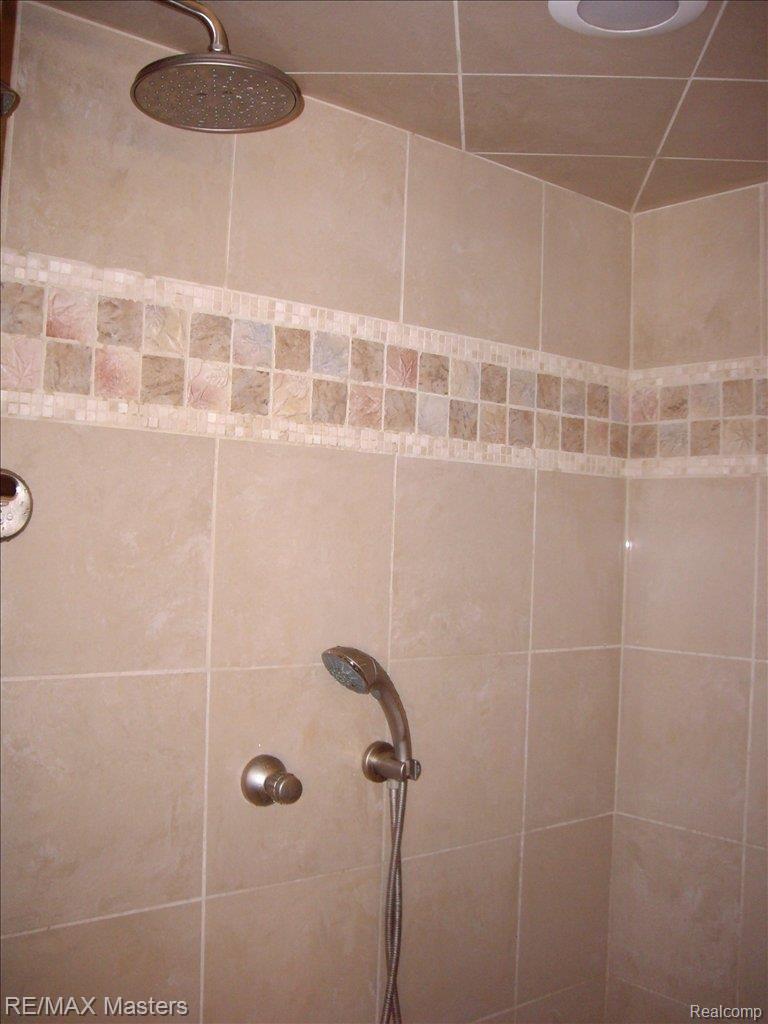 53 Hawthorne Road Grosse Pointe, MI 48236 - Photo 22 of 25 Master Bedrooms Shower