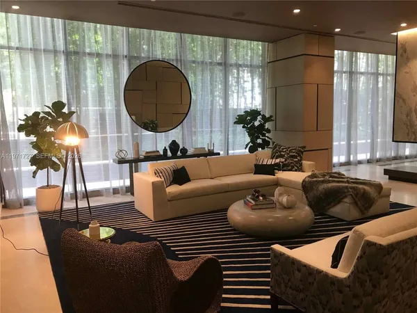 $7,600 | 45 Southwest 9th Street, Unit 3703, Miami, FL 33130