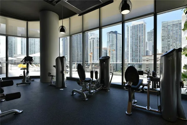 $7,600 | 45 Southwest 9th Street, Unit 3703, Miami, FL 33130