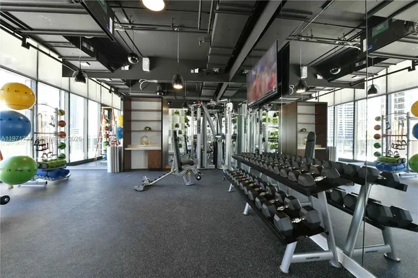 $7,600 | 45 Southwest 9th Street, Unit 3703, Miami, FL 33130