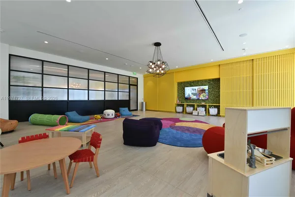 $7,600 | 45 Southwest 9th Street, Unit 3703, Miami, FL 33130