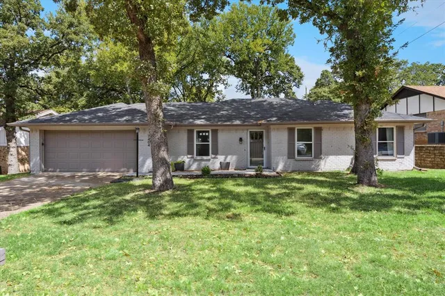 $439,000 | 7404 Forrest Lane, North Richland Hills, TX 76182