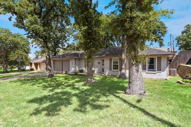 $439,000 | 7404 Forrest Lane, North Richland Hills, TX 76182