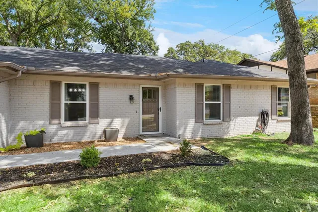 $439,000 | 7404 Forrest Lane, North Richland Hills, TX 76182