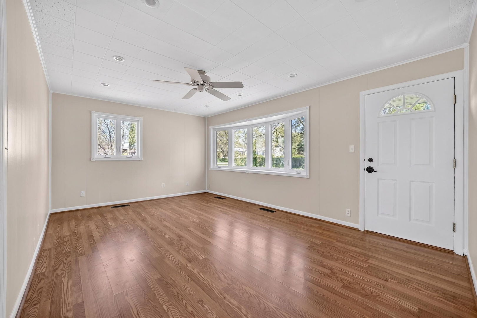 472 Douglas Road Batavia, IL 60510 - Photo 5 of 42