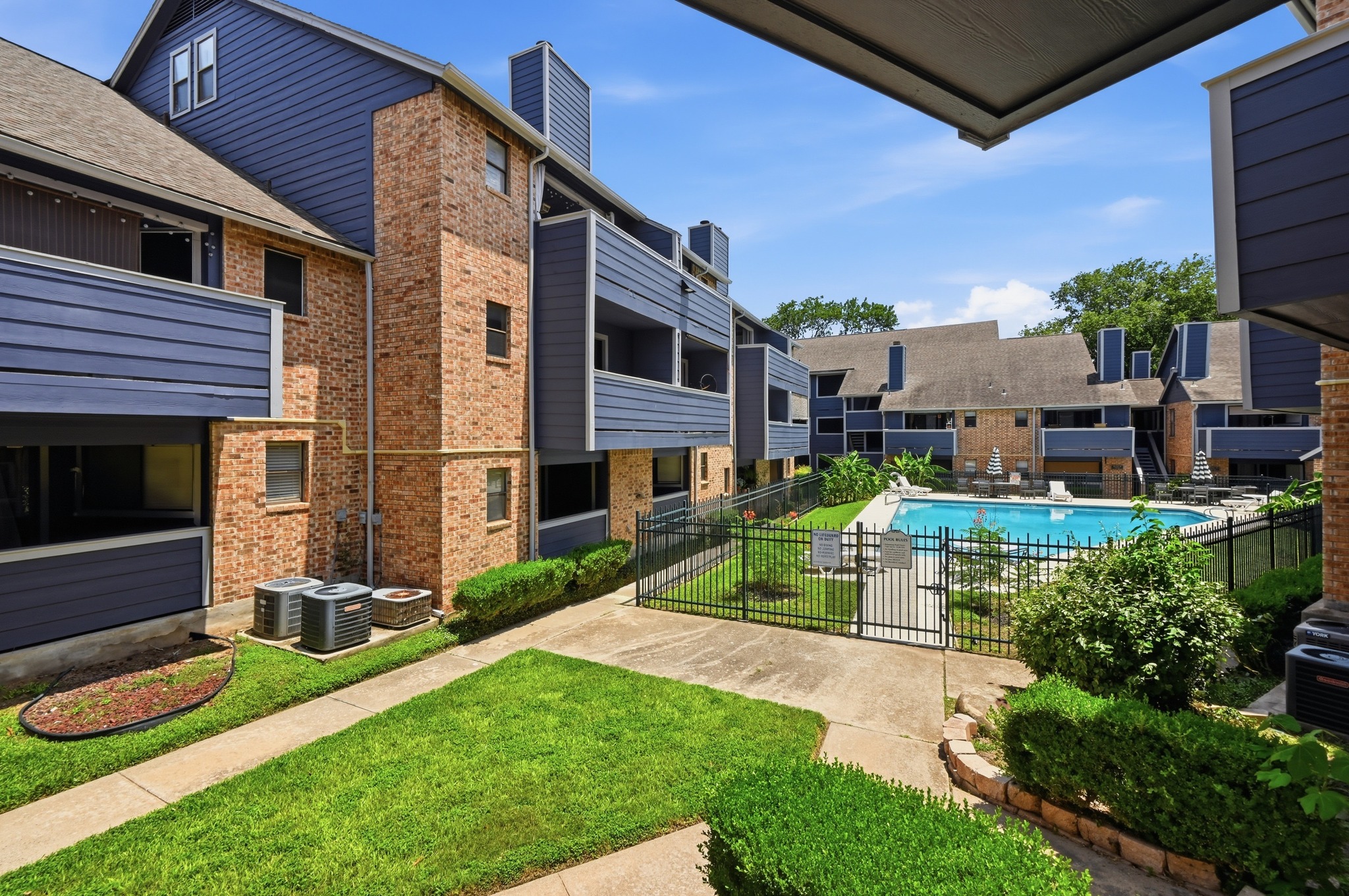 2500 Burleson Road, Unit 402 Austin, TX 78741 - Photo 19 of 21