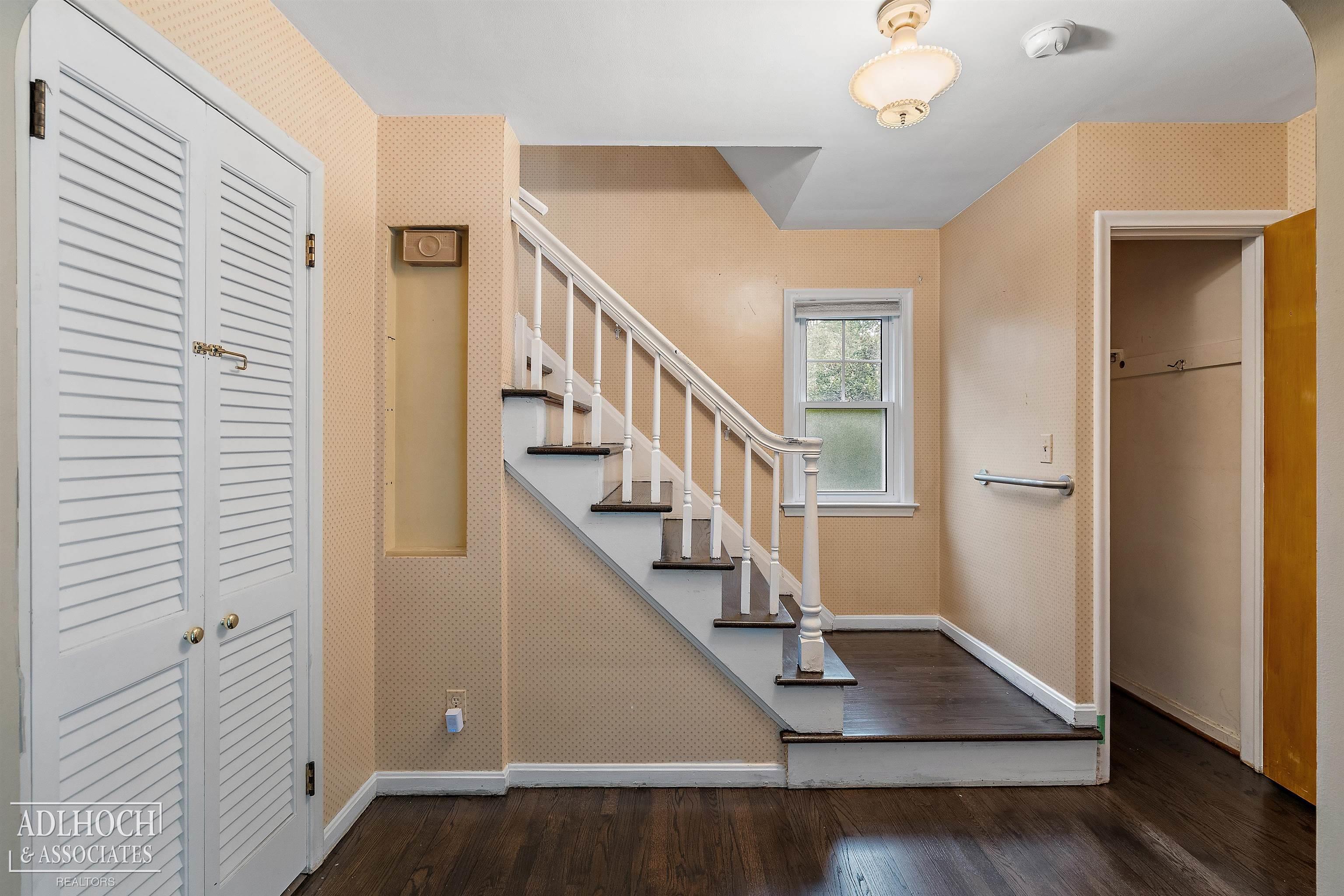 1780 Broadstone Road Grosse Pointe, MI 48236 - Photo 10 of 30 50188500-04e842e2-34be-40bd-ba78-2c18643a4c68.JPG