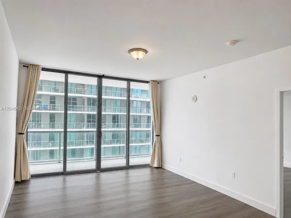 $3,860 | 1111 Southwest 1st Avenue, Unit 1716N, Miami, FL 33130