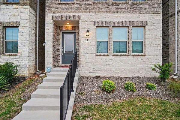 $485,000 | 213 Settlers Way, Euless, TX 76040