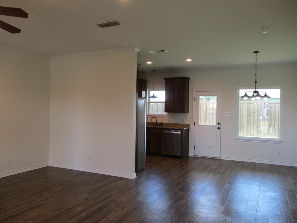 117 Mill Street Emory, TX 75440 - Photo 8 of 29
