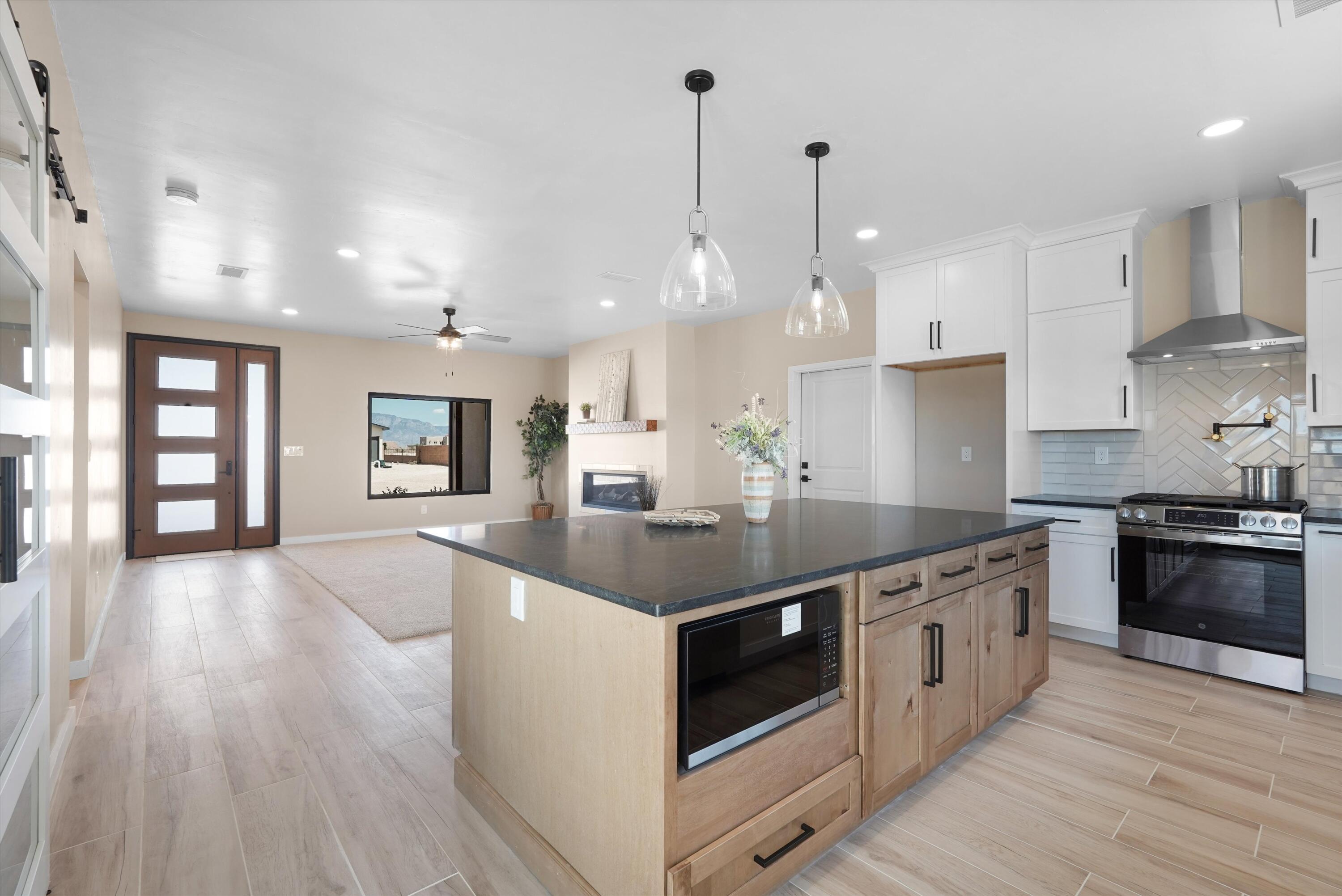 609 2nd Street Northeast Rio Rancho, NM 87124 - Photo 58 of 72 Gallery Image 58