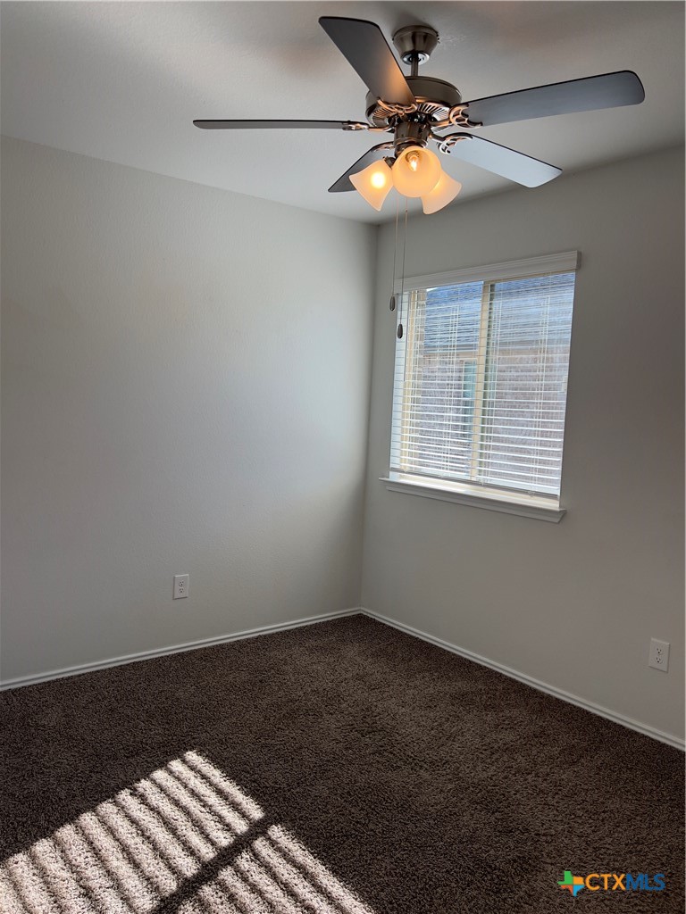 302 Saddleback Trail Killeen, TX 76542 - Photo 23 of 33 an empty room with a window