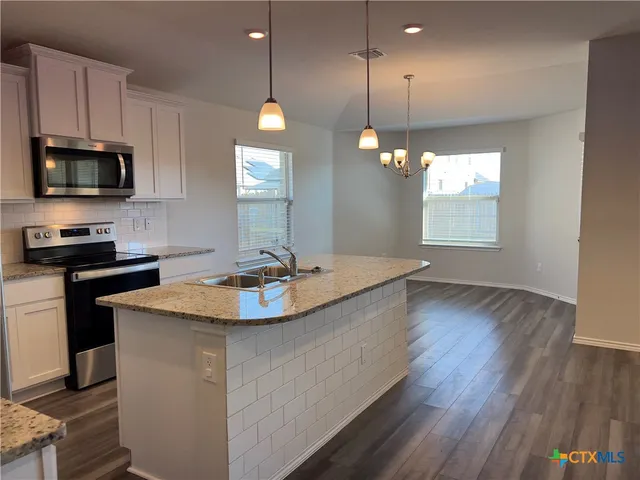 $1,950 | 302 Saddleback Trail, Killeen, TX 76542