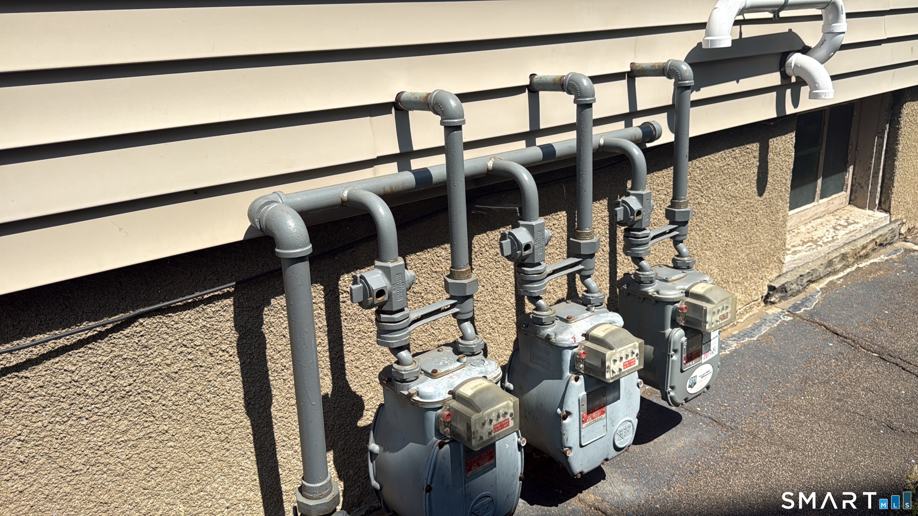 41-45 Wade Street Bridgeport, CT 06604 - Photo 3 of 40 Ight side. Separate Meters