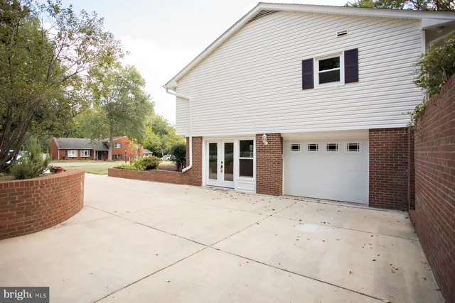 $525,000 | 115 Woodland Road, Fredericksburg, VA 22401