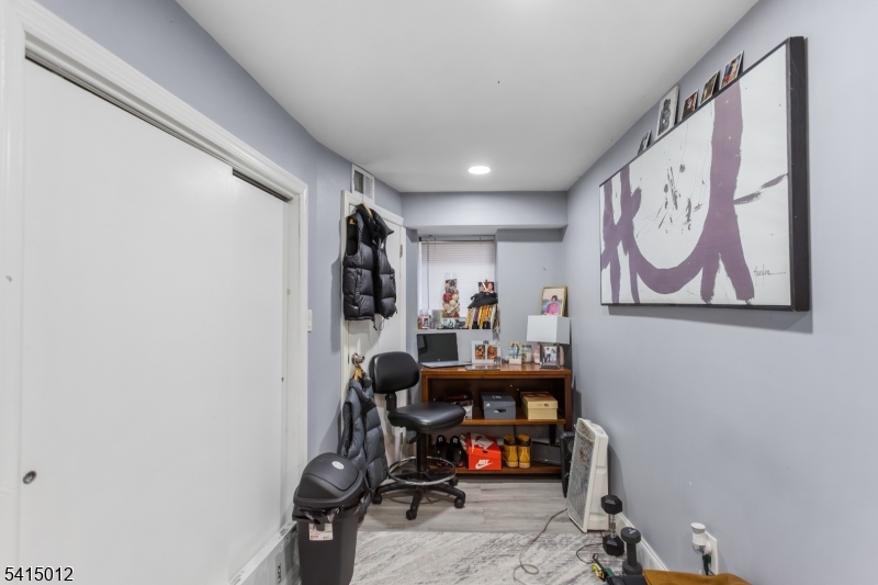 40 Bennington Square Hackettstown, NJ 07840 - Photo 17 of 23 a room with furniture and white walls