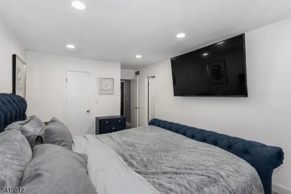 $389,900 | 40 Bennington Square, Hackettstown, NJ 07840