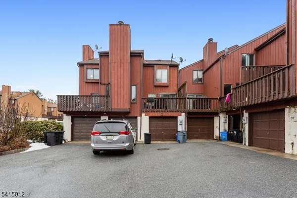 $389,900 | 40 Bennington Square, Hackettstown, NJ 07840